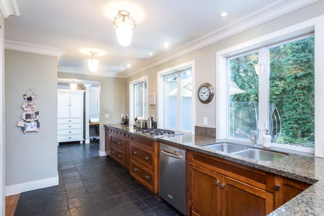 39450 at 4411 Glencanyon Drive, North Vancouver