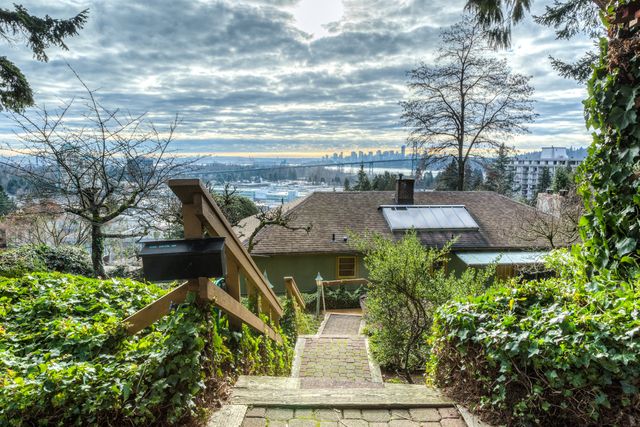 40012 at 945 Keith Road, West Vancouver