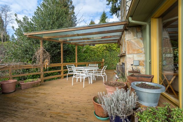 40040 at 945 Keith Road, West Vancouver