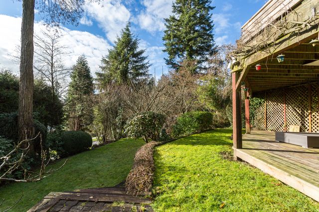 40060 at 945 Keith Road, West Vancouver