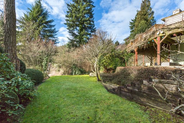 40064 at 945 Keith Road, West Vancouver