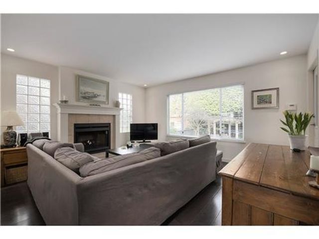 39685 at 2333 Marine Drive, West Vancouver