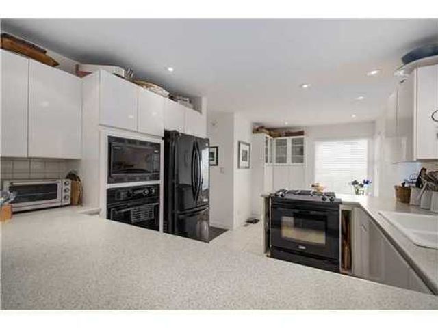 39688 at 2333 Marine Drive, West Vancouver