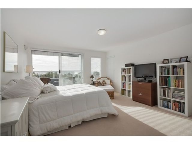 39697 at 2333 Marine Drive, West Vancouver