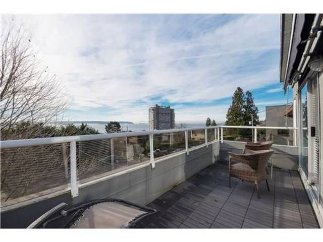 39718 at 2333 Marine Drive, West Vancouver