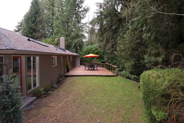 40918 at 405 Macbeth Crescent, West Vancouver