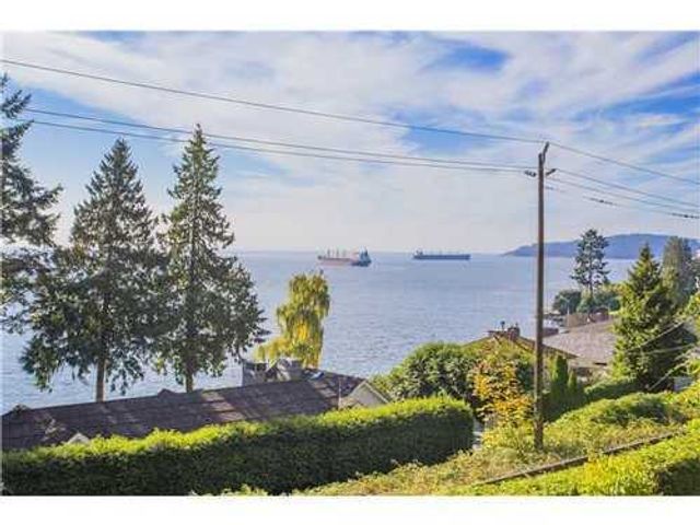 41161 at 2954 Marine Drive, West Vancouver
