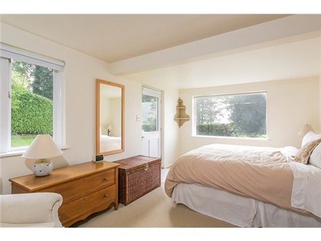 41191 at 2954 Marine Drive, West Vancouver