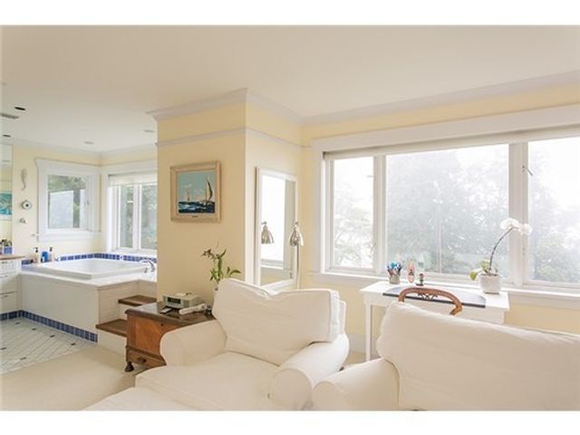 41197 at 2954 Marine Drive, West Vancouver