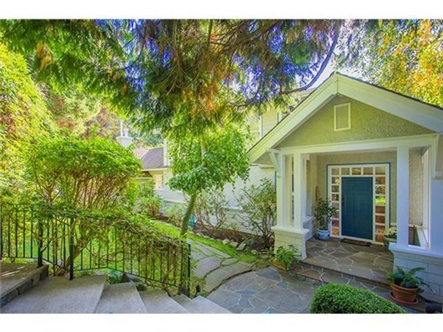 41215 at 2954 Marine Drive, West Vancouver