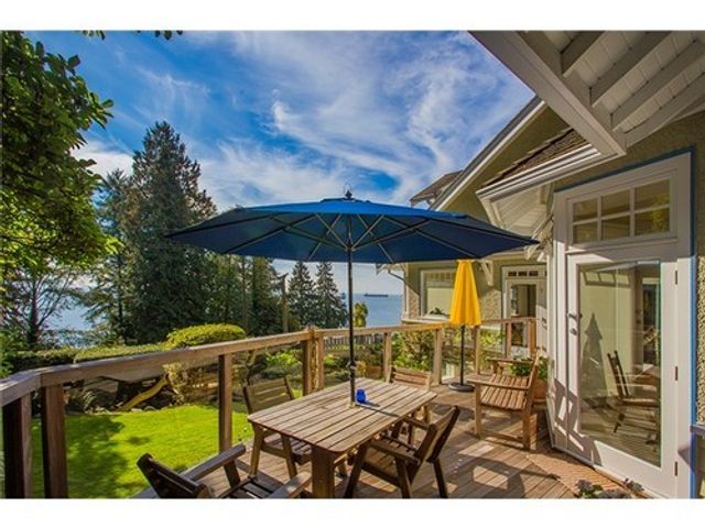 41218 at 2954 Marine Drive, West Vancouver