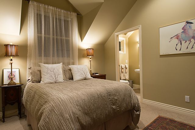 23129 at 4010 Sunset Boulevard, North Vancouver