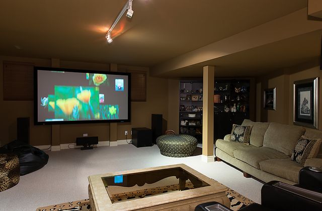 23133 at 4010 Sunset Boulevard, North Vancouver