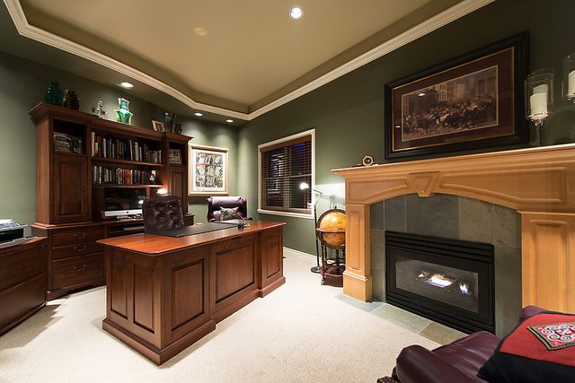 23165 at 4010 Sunset Boulevard, North Vancouver