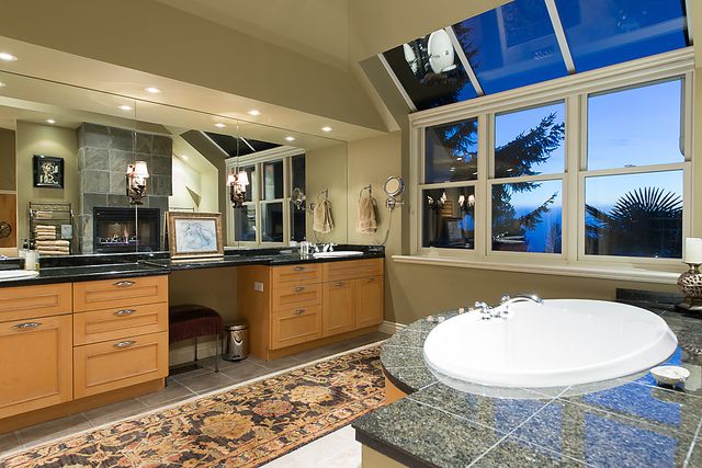 23177 at 4010 Sunset Boulevard, North Vancouver