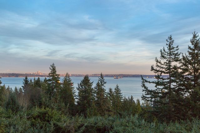 41821 at 4350 Rockridge Road, West Vancouver