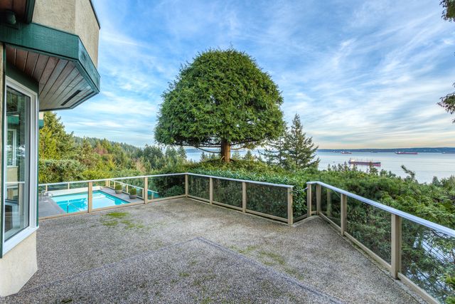 41869 at 4350 Rockridge Road, West Vancouver