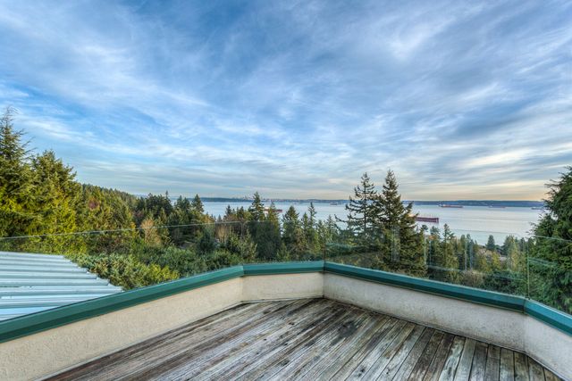 41885 at 4350 Rockridge Road, West Vancouver