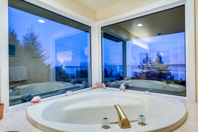 41953 at 4350 Rockridge Road, West Vancouver