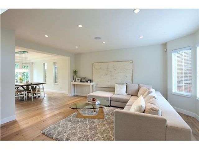 42041 at 1846 Fulton Avenue, North Vancouver