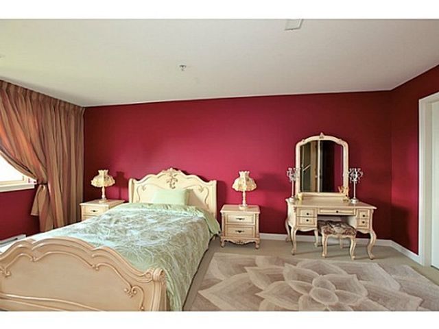 42202 at 8681 Seacape Drive, West Vancouver