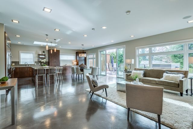 42642 at 4399 Parliament Crescent, North Vancouver