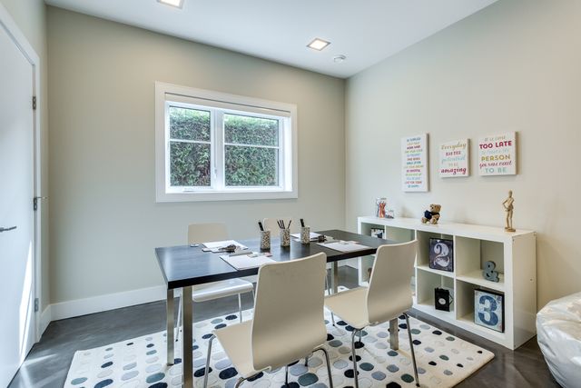 42706 at 4399 Parliament Crescent, North Vancouver