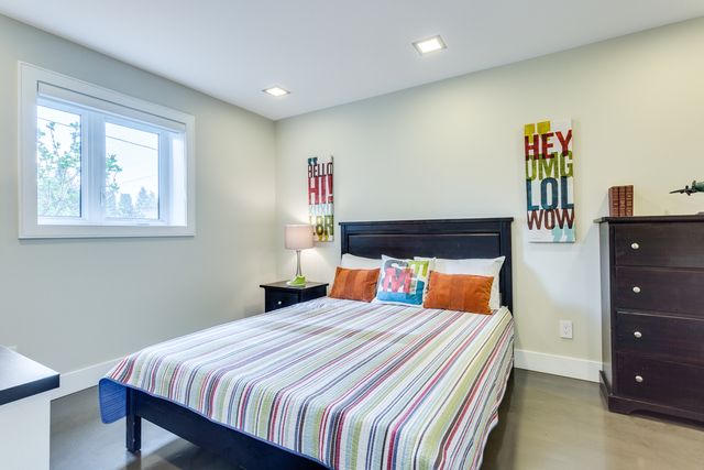 42782 at 4399 Parliament Crescent, North Vancouver