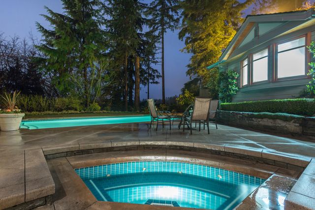 43065 at 4173 Sunset Boulevard, North Vancouver