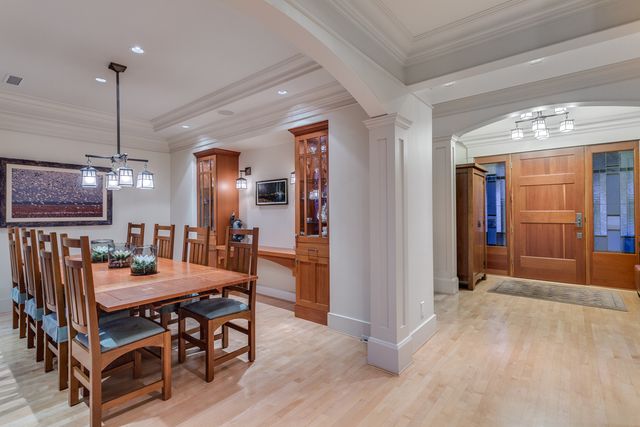 43097 at 4173 Sunset Boulevard, North Vancouver