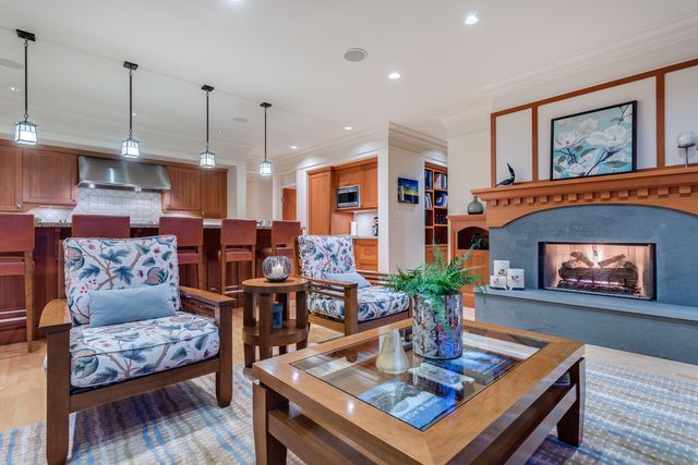 43121 at 4173 Sunset Boulevard, North Vancouver