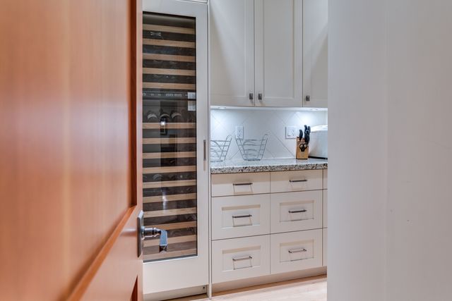 43145 at 4173 Sunset Boulevard, North Vancouver