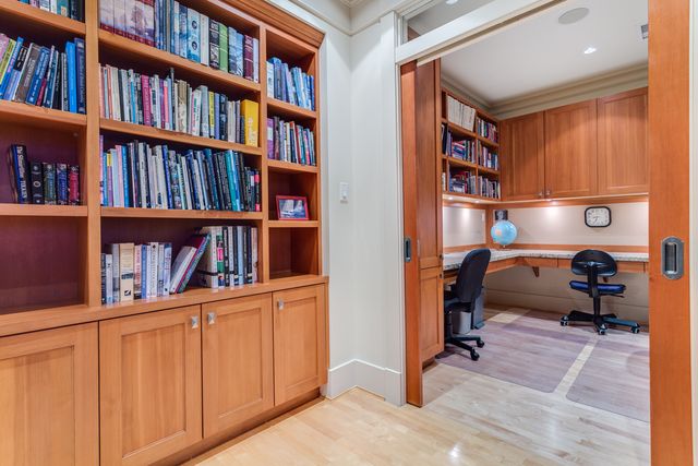 43157 at 4173 Sunset Boulevard, North Vancouver