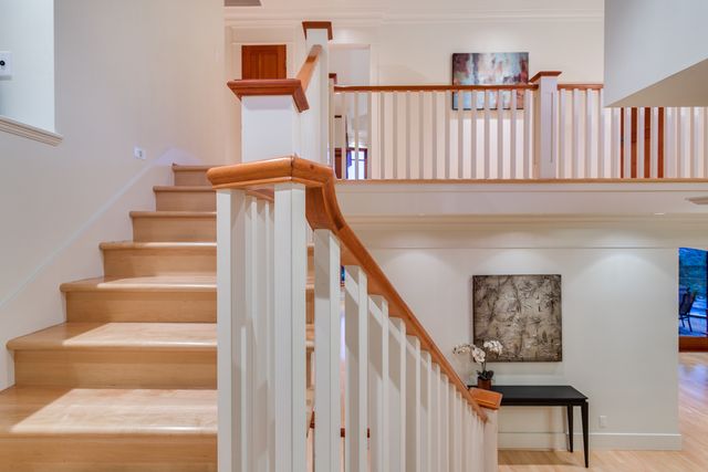 43181 at 4173 Sunset Boulevard, North Vancouver