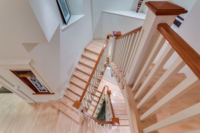 43193 at 4173 Sunset Boulevard, North Vancouver