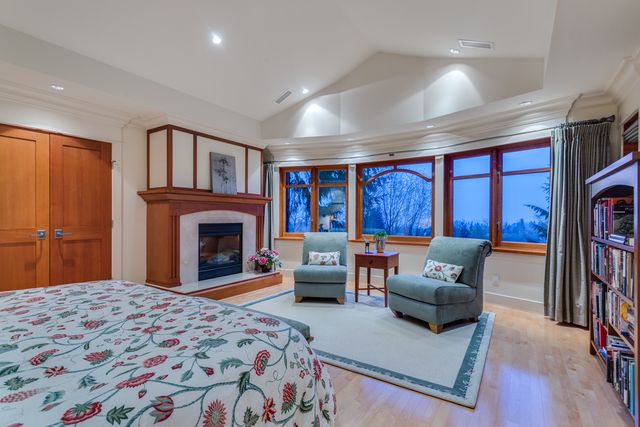 43201 at 4173 Sunset Boulevard, North Vancouver