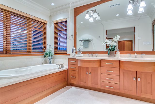 43217 at 4173 Sunset Boulevard, North Vancouver