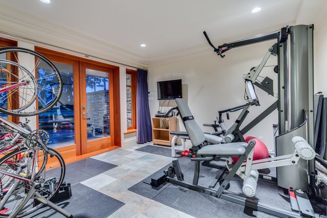 43273 at 4173 Sunset Boulevard, North Vancouver