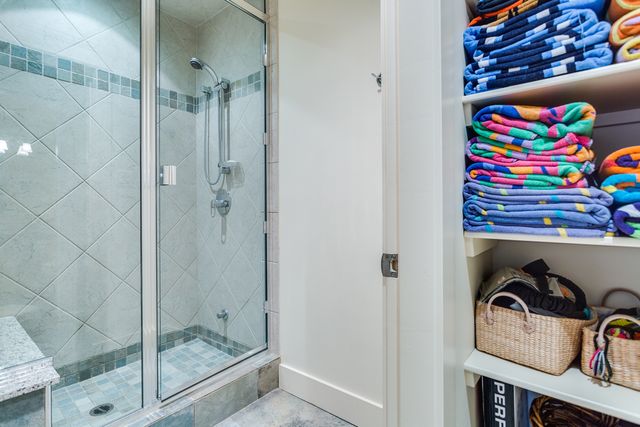 43277 at 4173 Sunset Boulevard, North Vancouver