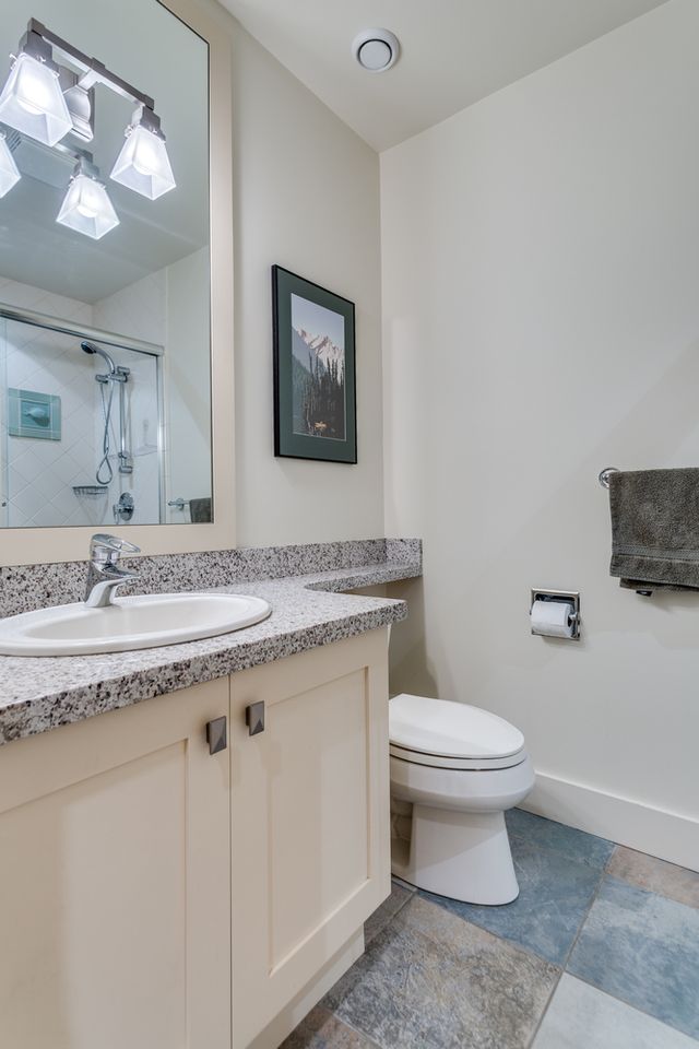 43289 at 4173 Sunset Boulevard, North Vancouver