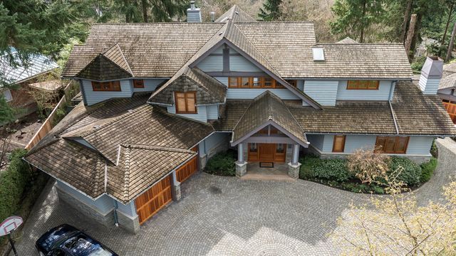 43297 at 4173 Sunset Boulevard, North Vancouver