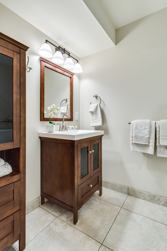 44063 at 4501 Woodgreen Drive, West Vancouver