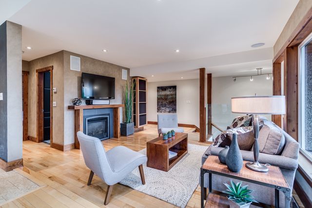 44079 at 4501 Woodgreen Drive, West Vancouver