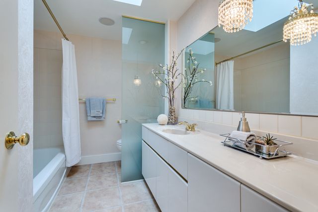 44158 at 4501 Woodgreen Drive, West Vancouver