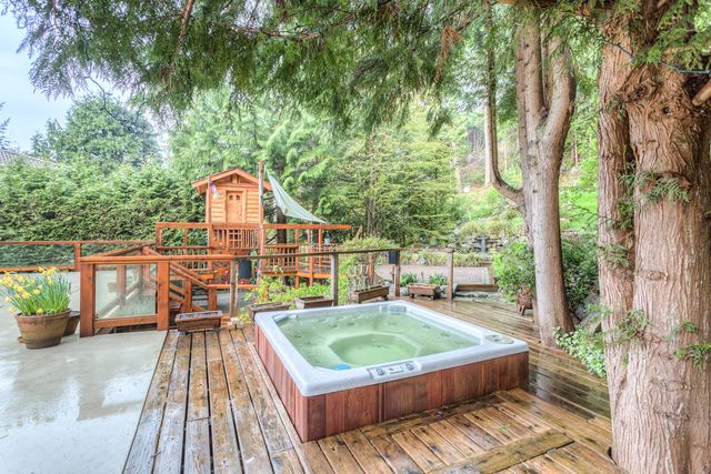 44170 at 4501 Woodgreen Drive, West Vancouver