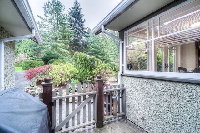 44629 at 3915 Sharon Place, West Vancouver