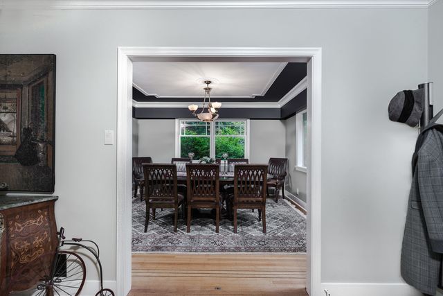 44675 at 3915 Sharon Place, West Vancouver