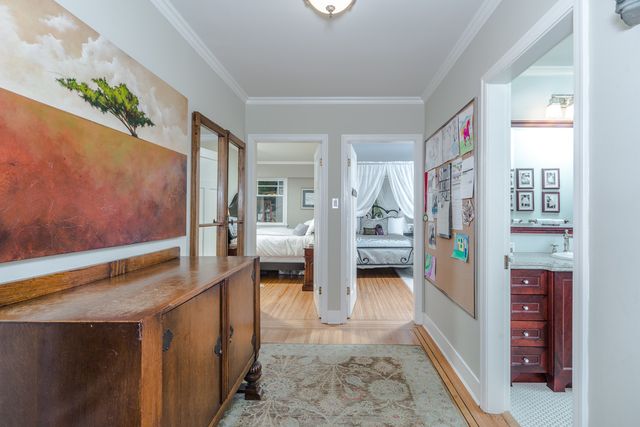 44687 at 3915 Sharon Place, West Vancouver