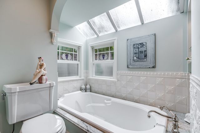 44695 at 3915 Sharon Place, West Vancouver