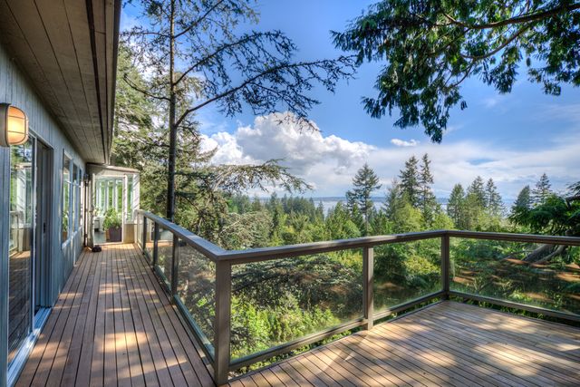 45561 at 3905 Bayridge Place, West Vancouver